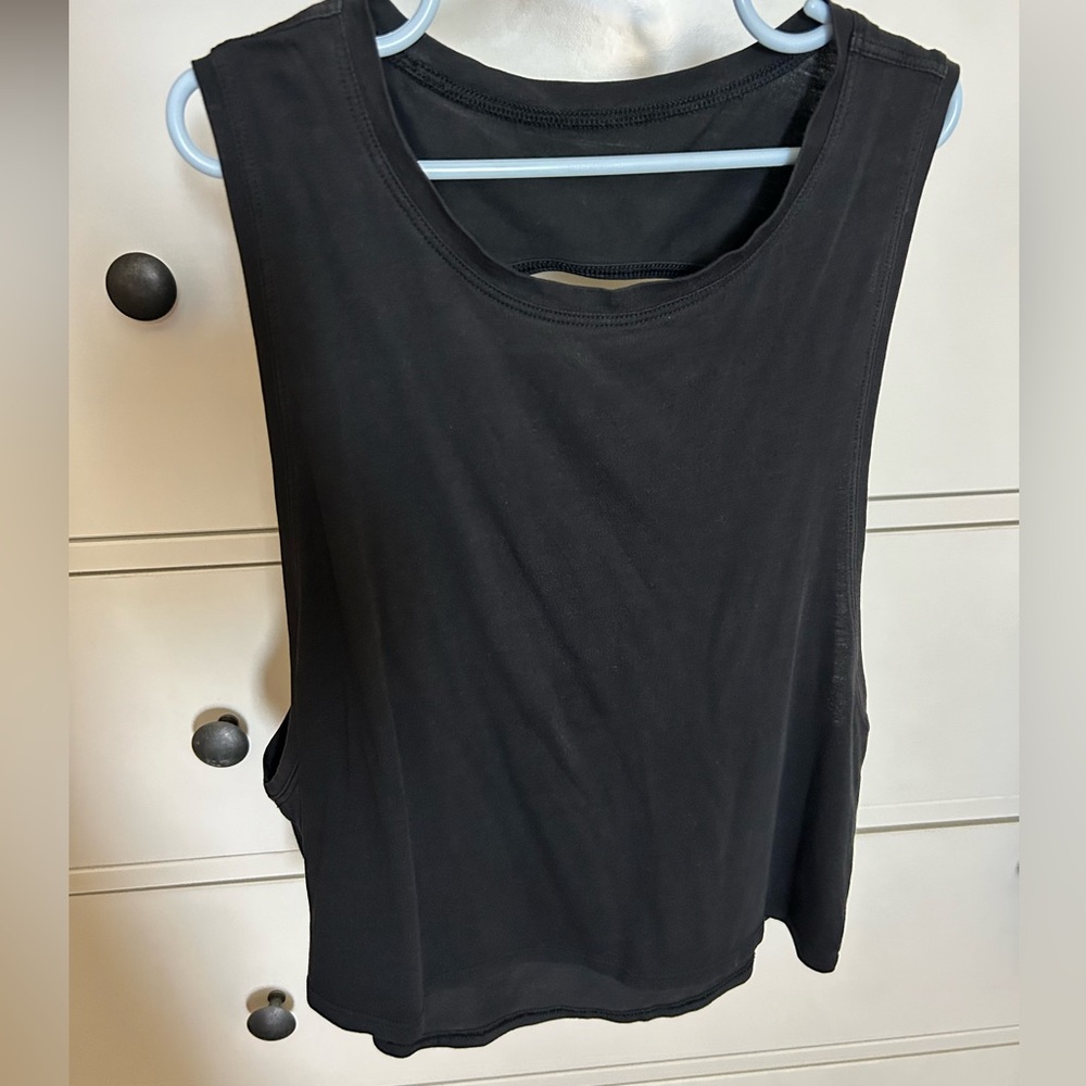 Lululemon cropped tank top
